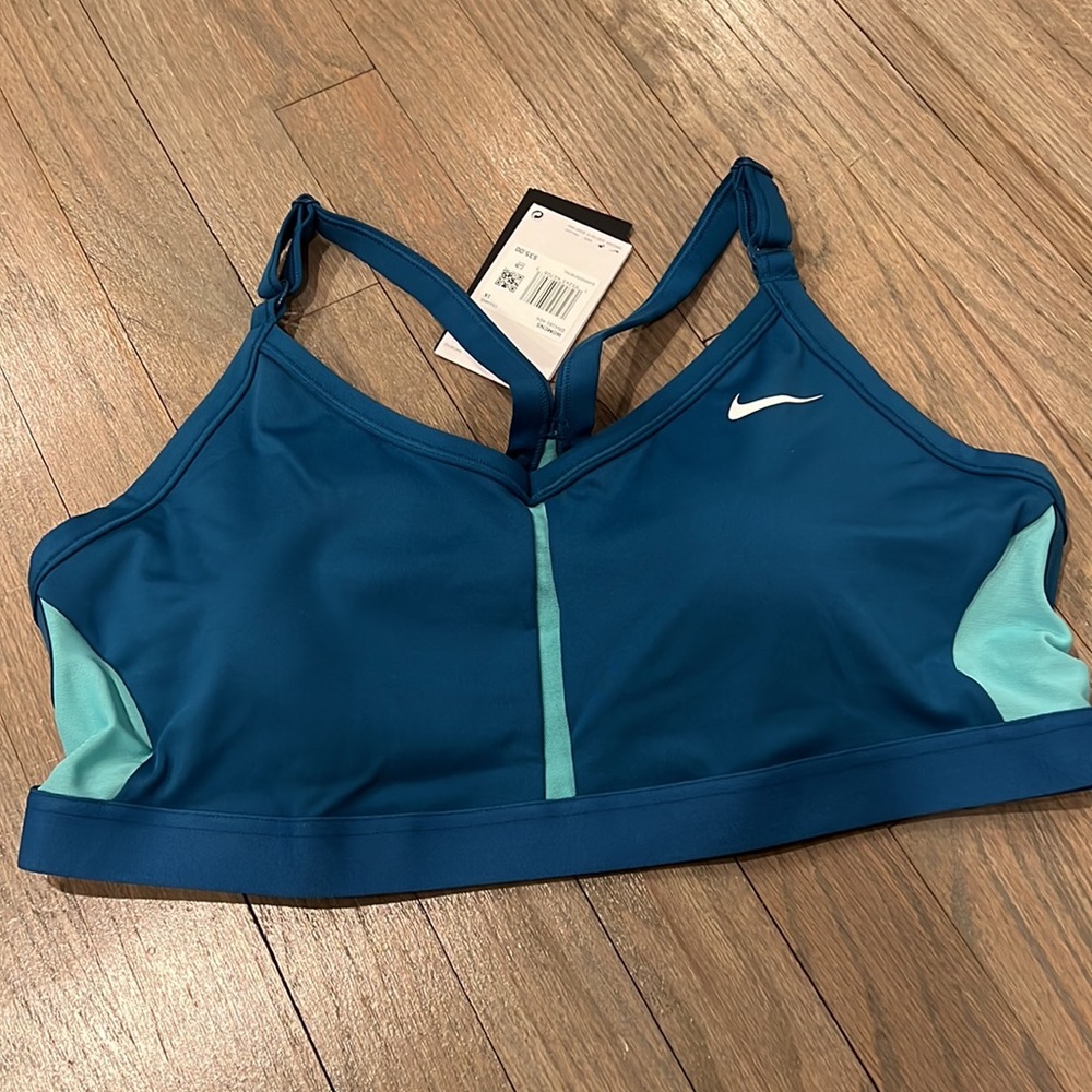 Nike Indy Women's Light-Support Padded V-Neck Sports Bra - Picture 4 of 6